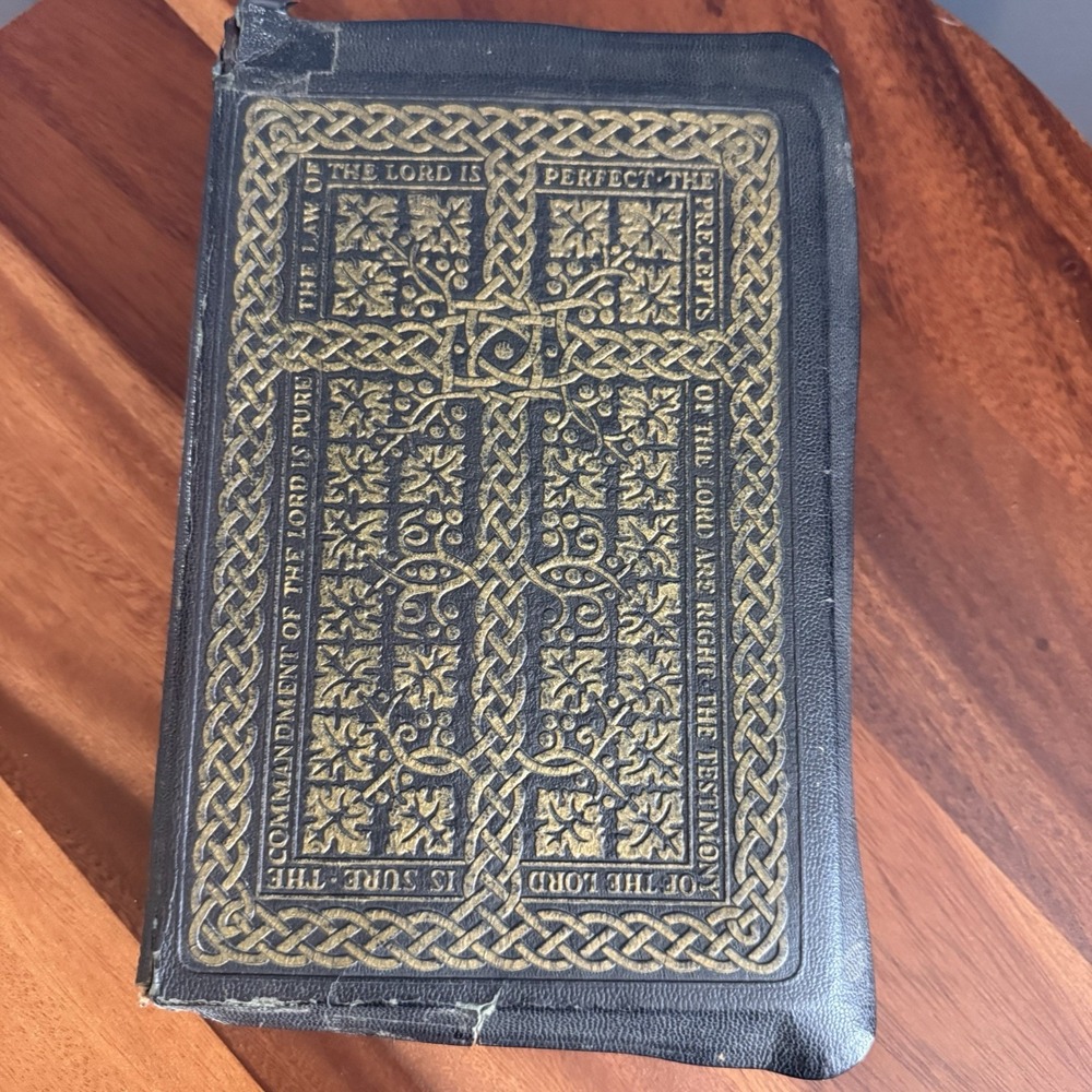 Golden Book Edition Holy Bible KJV Red Letter Thumb Index Illustrated 1950's